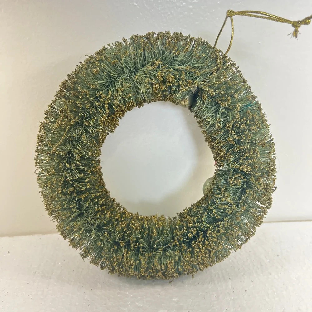 Vintage MCM Bottle Brush Christmas Wreath gold flocked plastic ball ornaments 9”